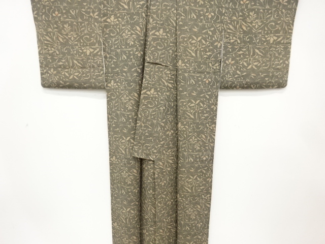  縮緬地　抽象花唐草模様　小紋着物